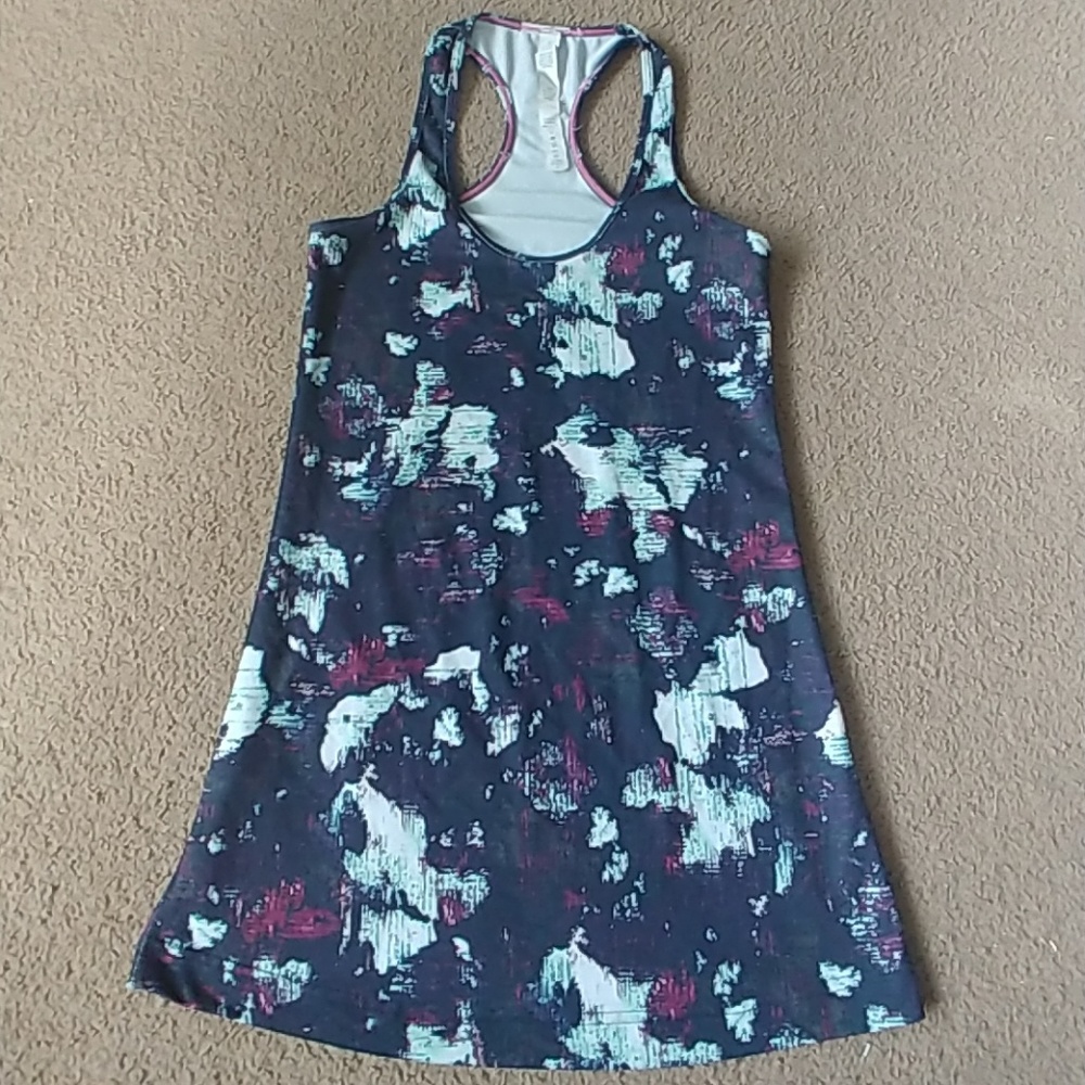 Lululemon womens size 4 razerback tank top